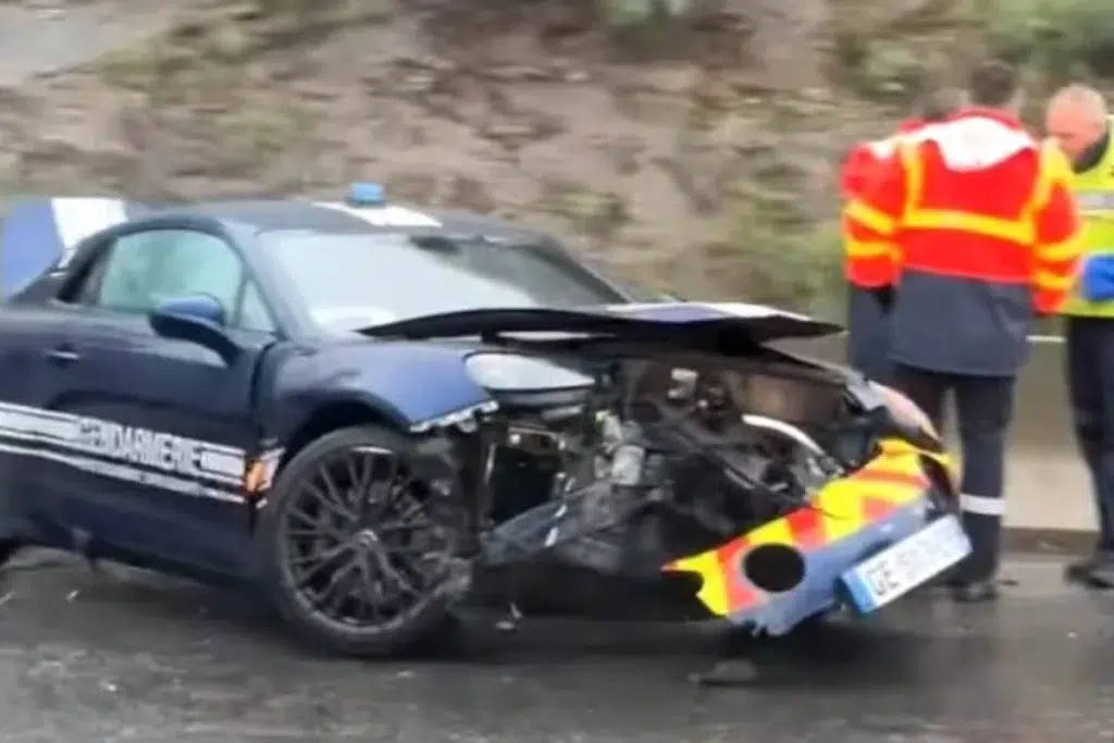 3eme accident avec Alpine Gendarmes